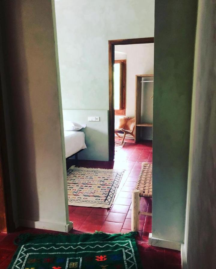 Hostal De Bianya ลาวัล เด เบียนยา ภายนอก รูปภาพ