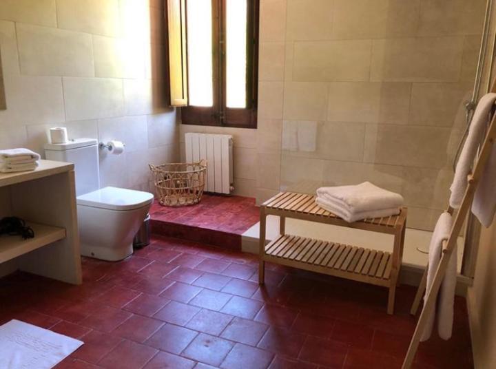 Hostal De Bianya ลาวัล เด เบียนยา ภายนอก รูปภาพ