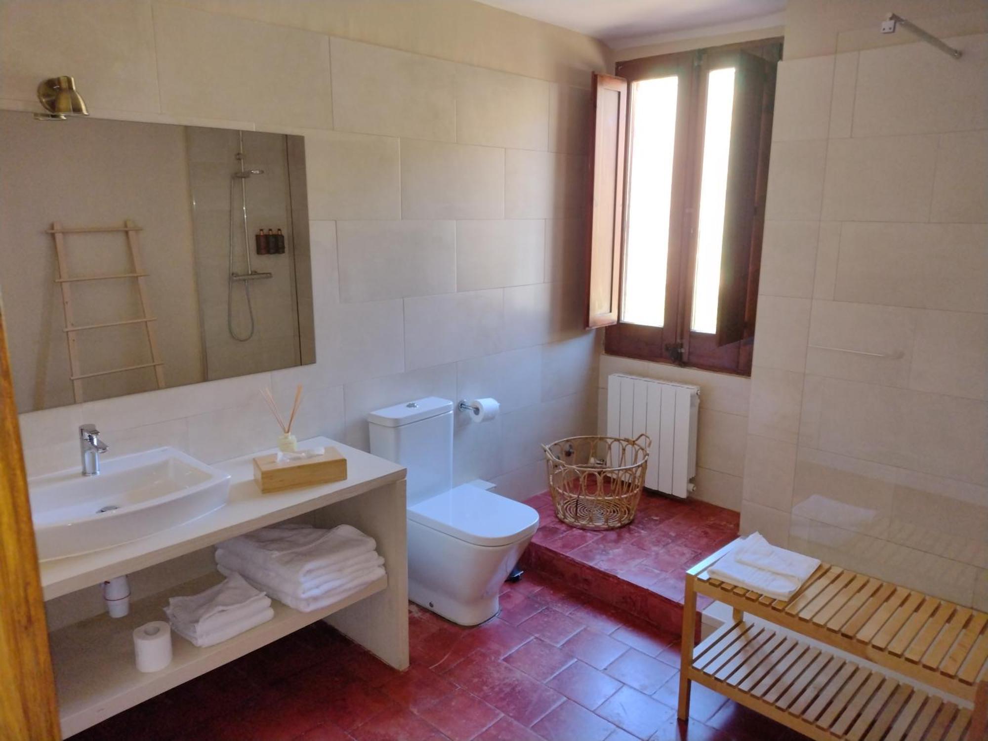 Hostal De Bianya ลาวัล เด เบียนยา ภายนอก รูปภาพ