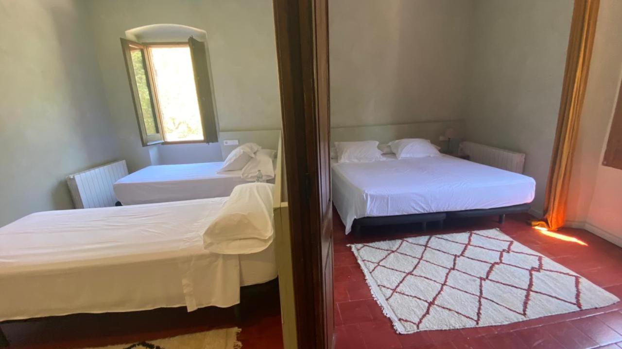 Hostal De Bianya ลาวัล เด เบียนยา ภายนอก รูปภาพ