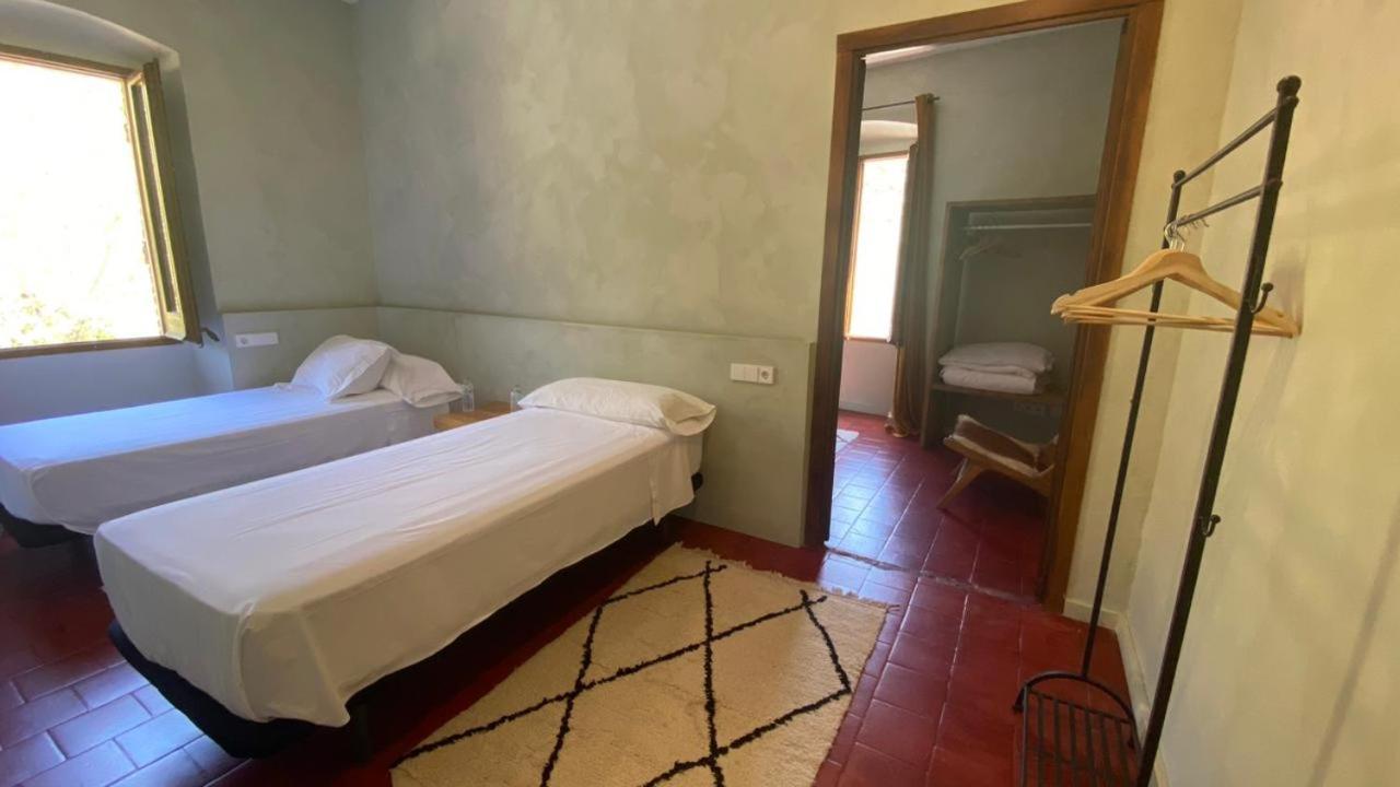 Hostal De Bianya ลาวัล เด เบียนยา ภายนอก รูปภาพ